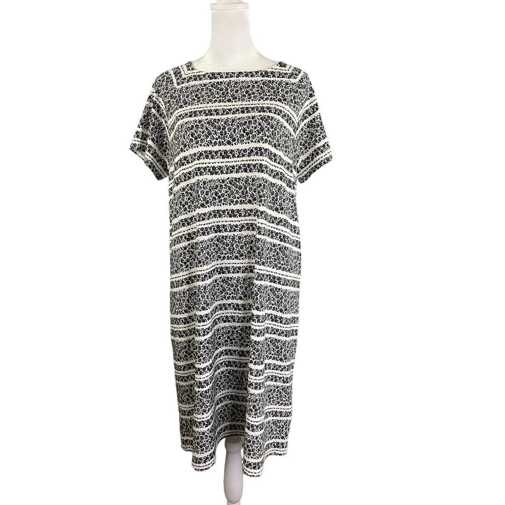 J Jill Wearever M T-Shirt Dress Shift Knee Length WhiteBlack Floral Short Sleeve